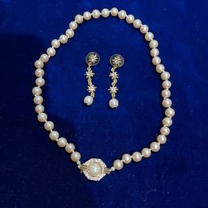 Necklace and earrings set